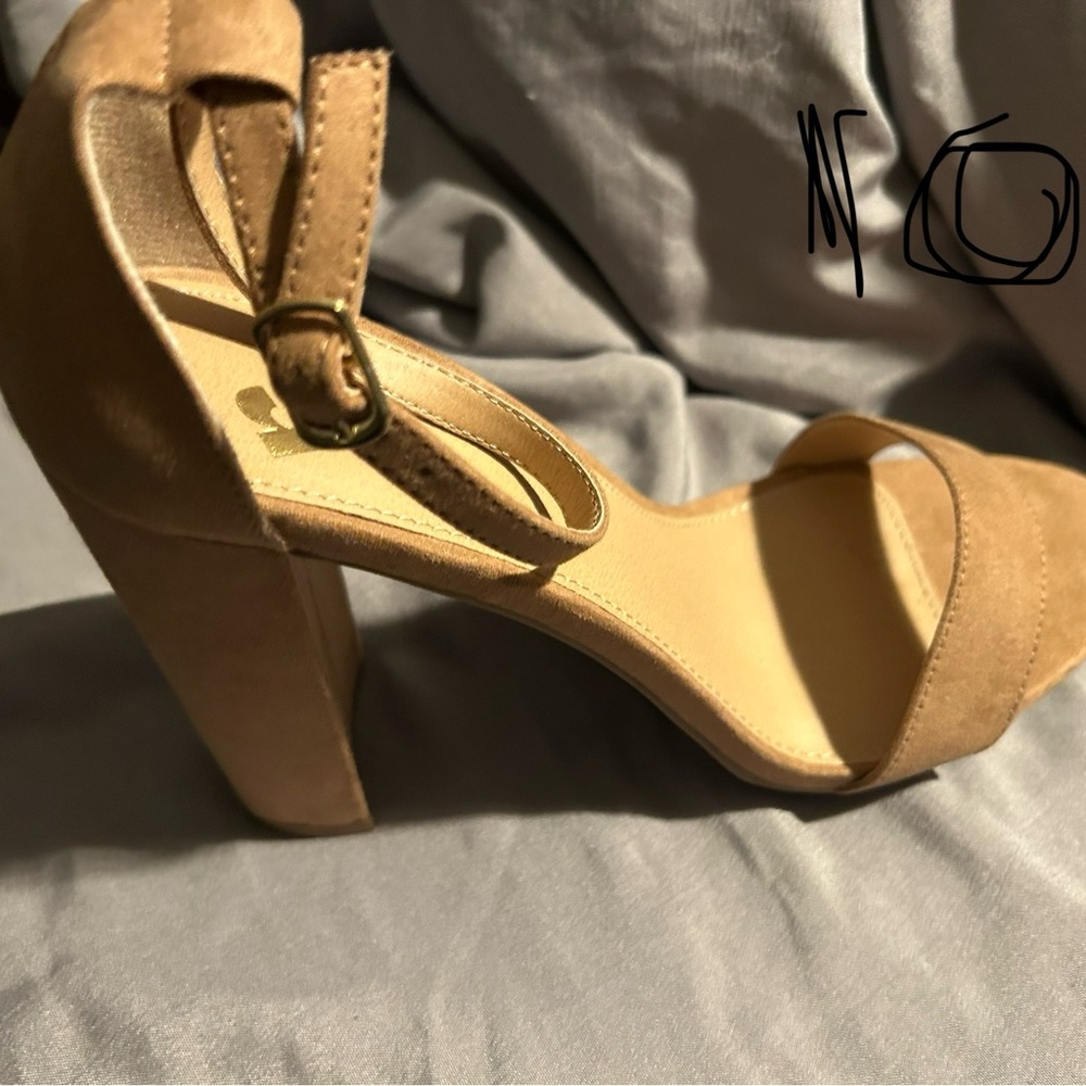 Report size 10 suede